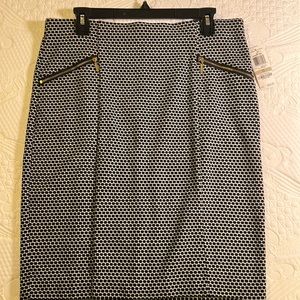 Black and white pencil skirt